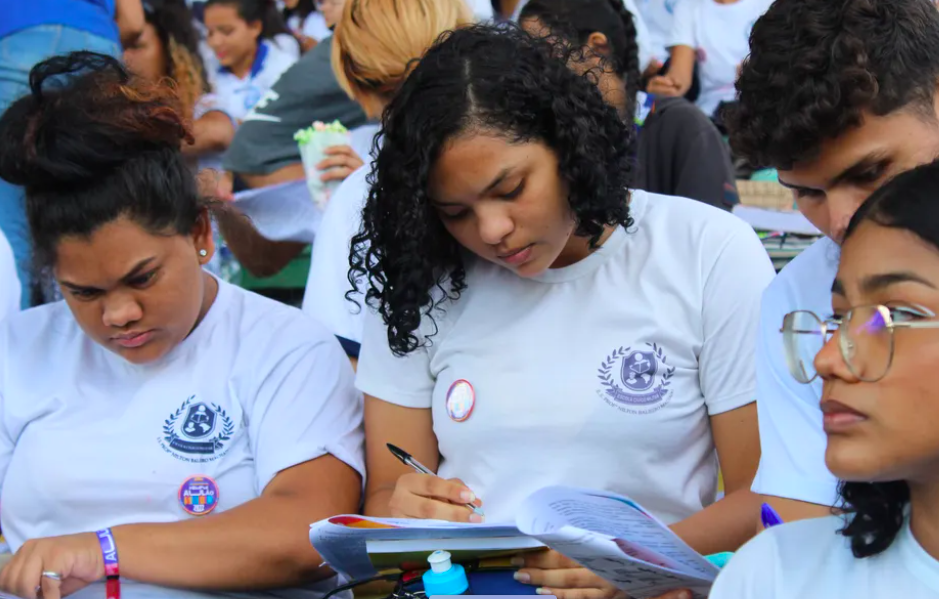 Escolas cívico-militares fechadas no AP🚫