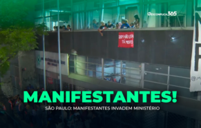 São Paulo: Manifestantes Invadem Ministério